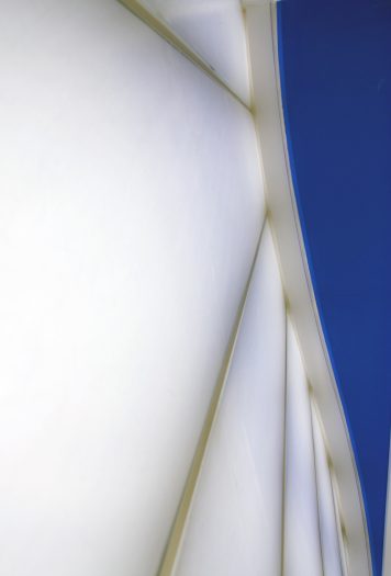 SWC cast glass wall (internal) (c) Ian Ritchie Architects Limited